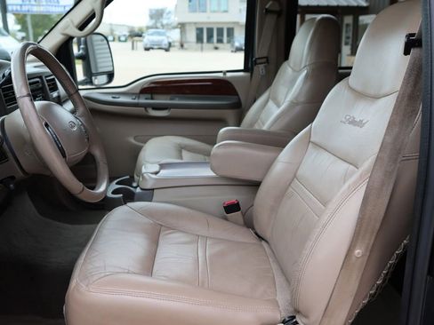 Used 2000 Ford Excursion Limited image 25