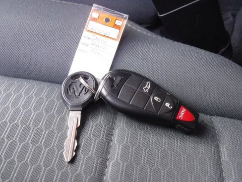 Used 2014 RAM 1500 Express image 36