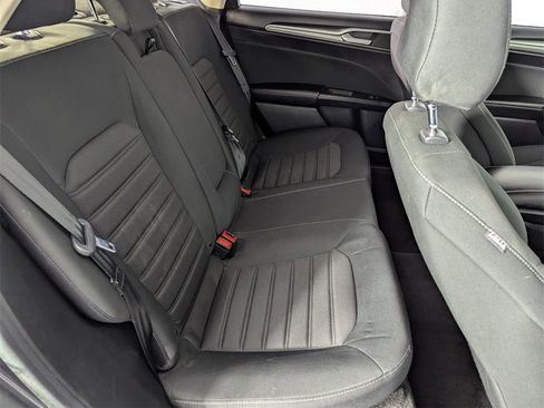 Used 2020 Ford Fusion SE image 32