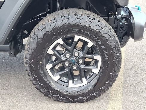 Certified 2025 Jeep Wrangler Unlimited Rubicon 4xe w/ Safety Group image 8