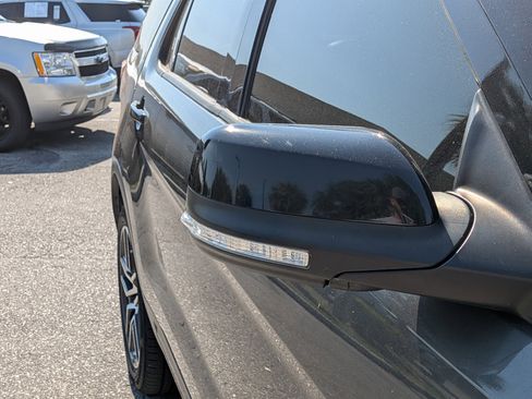 Used 2019 Ford Explorer Sport w/ Ford Safe & Smart Package image 12