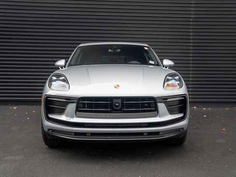 Used 2026 Porsche Macan AWD/4WD image 25