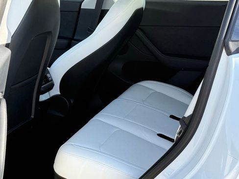 Used 2023 Tesla Model Y Long Range image 7