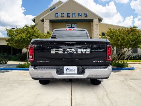 Used 2026 RAM 2500 Big Horn AWD/4WD image 4