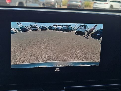 Used 2025 Chevrolet TrailBlazer LT FWD image 16