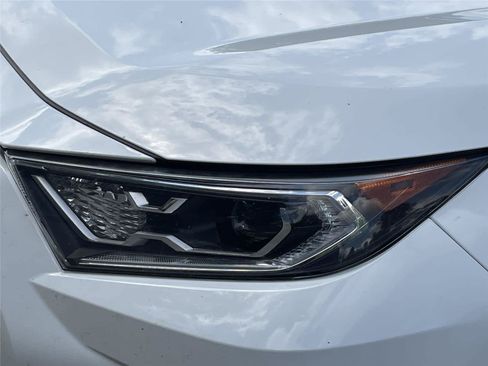 Used 2019 Toyota RAV4 XLE w/ Convenience Package AWD/4WD image 9