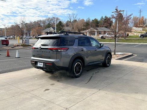 Used 2025 Nissan Pathfinder Rock Creek image 6
