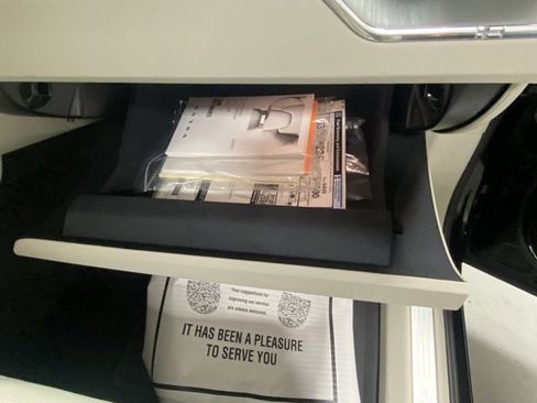 Certified 2025 Volvo XC60 T8 Ultra w/ Protection Package Premier image 29