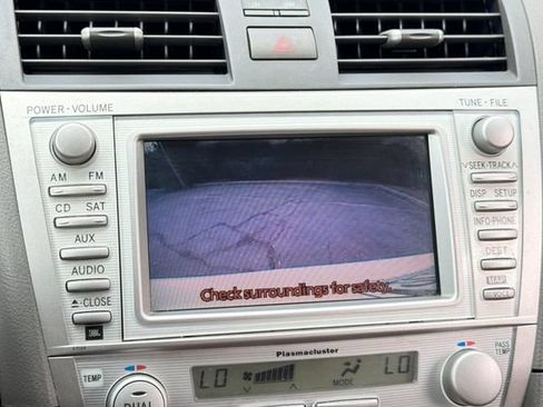 Used 2011 Toyota Camry XLE w/ SE/XLE Extra-Value Pkg FWD image 23