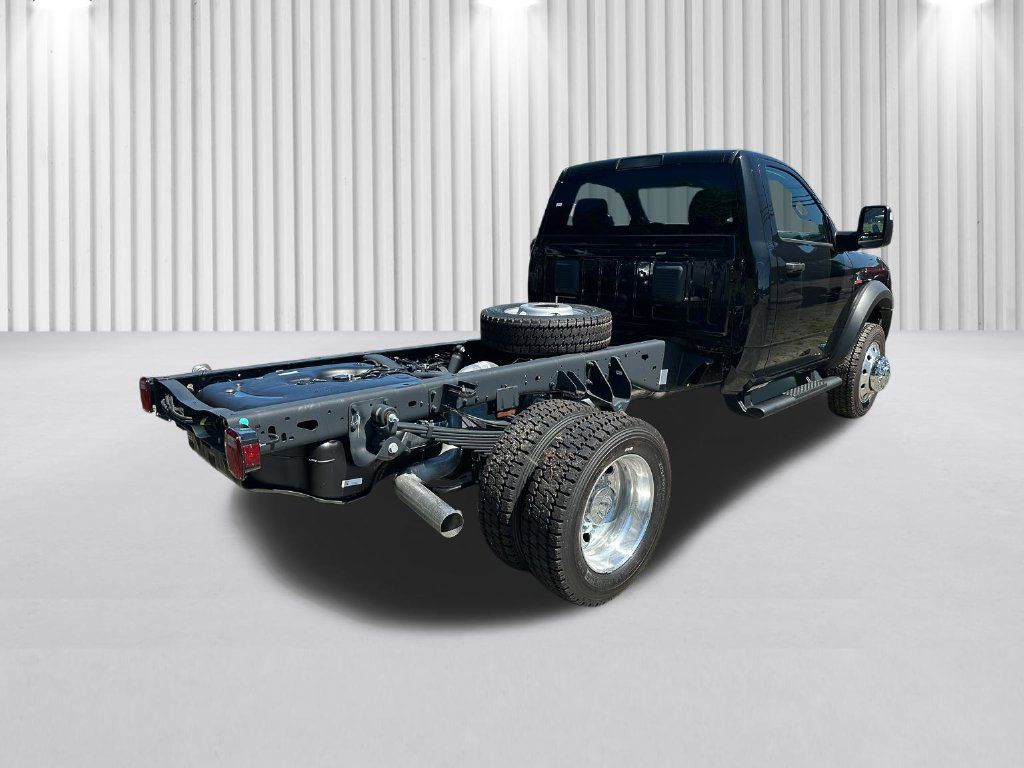 New 2026 RAM 5500 Tradesman w/ Chrome Appearance Group AWD/4WD image 4