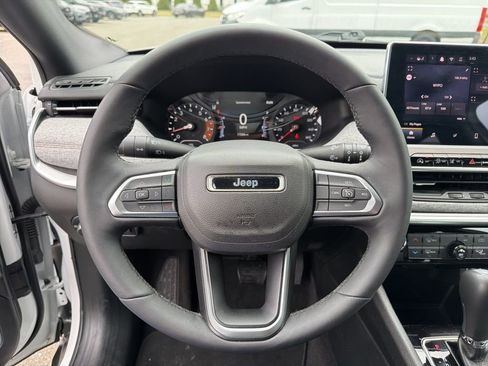 Used 2024 Jeep Compass Latitude AWD/4WD image 15