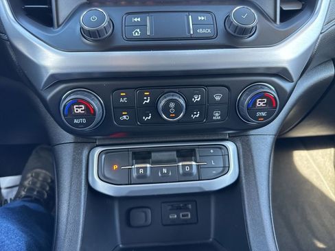 Used 2023 GMC Acadia SLT image 36