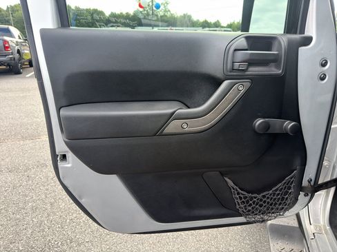 Used 2012 Jeep Wrangler Unlimited Sport AWD/4WD image 27