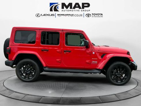 Used 2024 Jeep Wrangler Unlimited Sahara AWD/4WD image 6