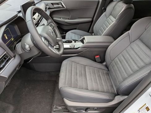 New 2026 Mitsubishi Outlander SE image 10