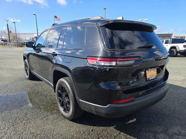 Used 2024 Jeep Grand Cherokee L Altitude AWD/4WD image 5