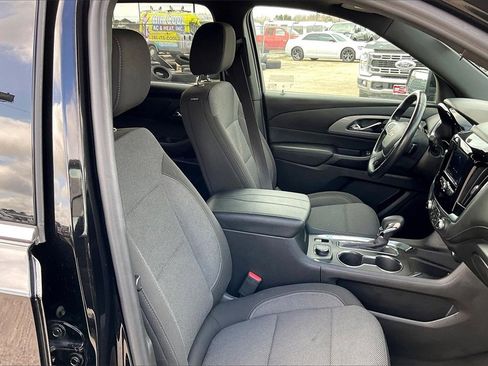 Used 2022 Chevrolet Traverse LT image 30