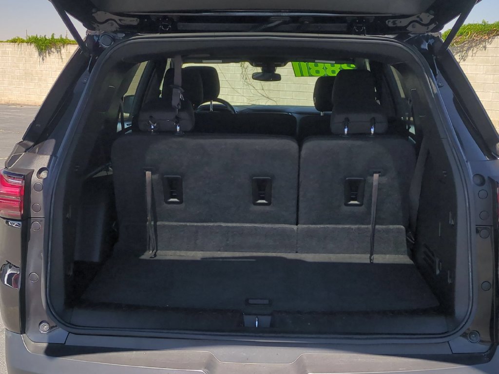 Used 2023 Chevrolet Traverse LT FWD image 30