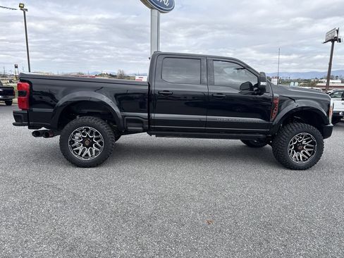 Used 2023 Ford F250 Lariat w/ Lariat Ultimate Package AWD/4WD image 8