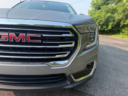 Used 2024 GMC Terrain SLT AWD/4WD image 7