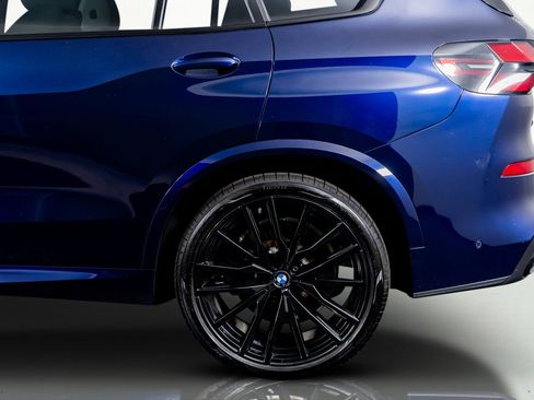 Used 2025 BMW X5 M60i w/ Premium Essential Package image 17