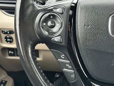 Used 2017 Honda Pilot Touring image 28
