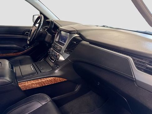 Used 2018 Chevrolet Tahoe Premier AWD/4WD image 32