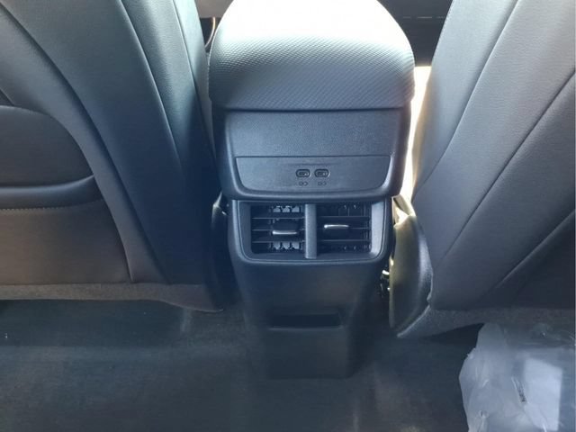 New 2026 Chevrolet Equinox LT w/ Convenience Package II AWD/4WD image 15