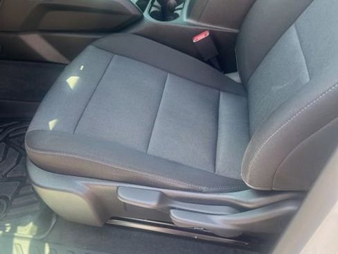 Used 2024 Chevrolet Colorado W/T RWD image 7
