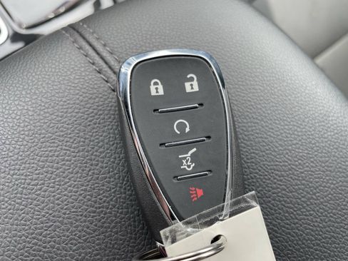 Used 2024 Chevrolet Equinox Premier AWD/4WD image 28
