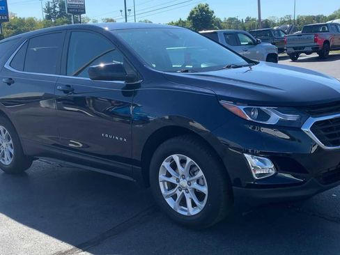 Certified 2021 Chevrolet Equinox LT image 2