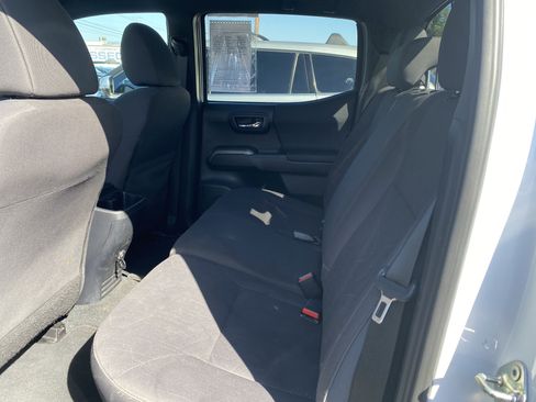 Used 2017 Toyota Tacoma TRD Sport w/ Tow Package RWD image 16