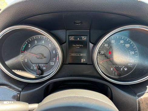 Used 2011 Jeep Grand Cherokee Laredo AWD/4WD image 15