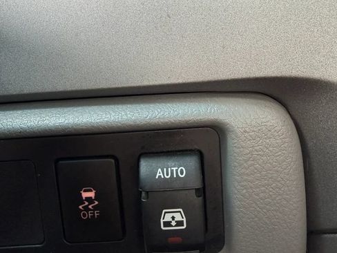 Used 2013 Toyota Sequoia Platinum RWD image 34