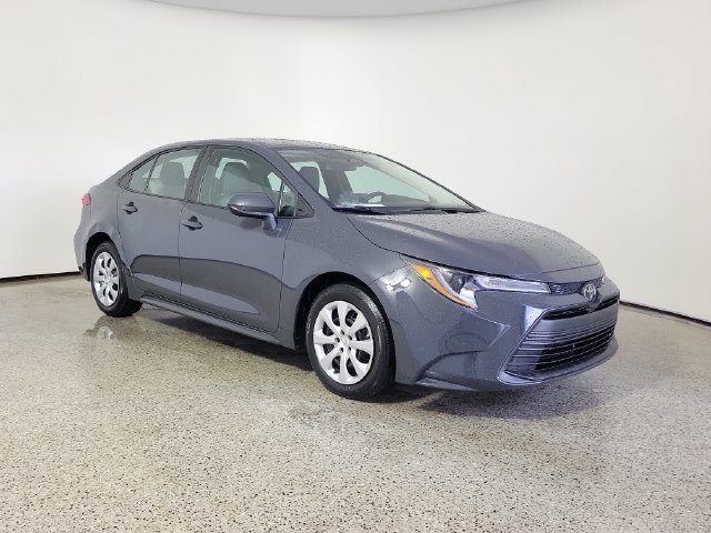 Used 2025 Toyota Corolla LE w/ Convenience Package FWD image 4