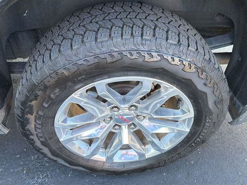 Used 2019 GMC Sierra 1500 SLT w/ SLT Premium Plus Package AWD/4WD image 3