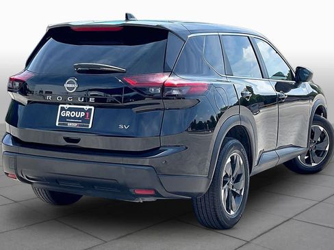 Used 2024 Nissan Rogue SV FWD image 13