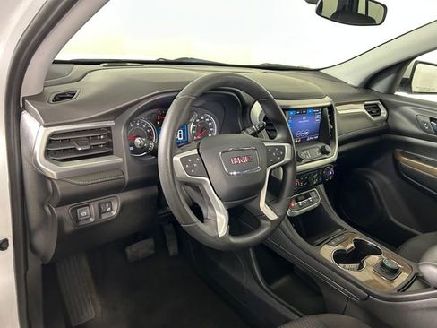 Used 2023 GMC Acadia SLE image 14