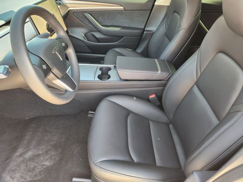 Used 2023 Tesla Model 3 Standard Range image 13