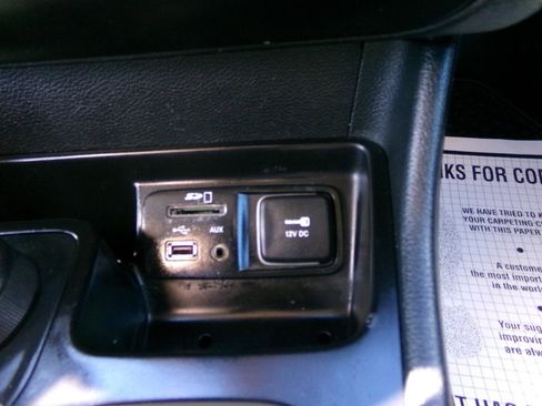 Used 2016 Jeep Cherokee Limited AWD/4WD image 7