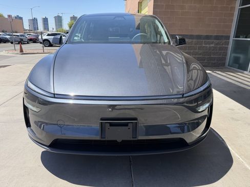 Used 2026 Tesla Model Y 2WD image 10