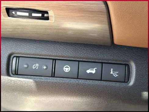 Used 2023 Nissan Pathfinder Platinum FWD image 30