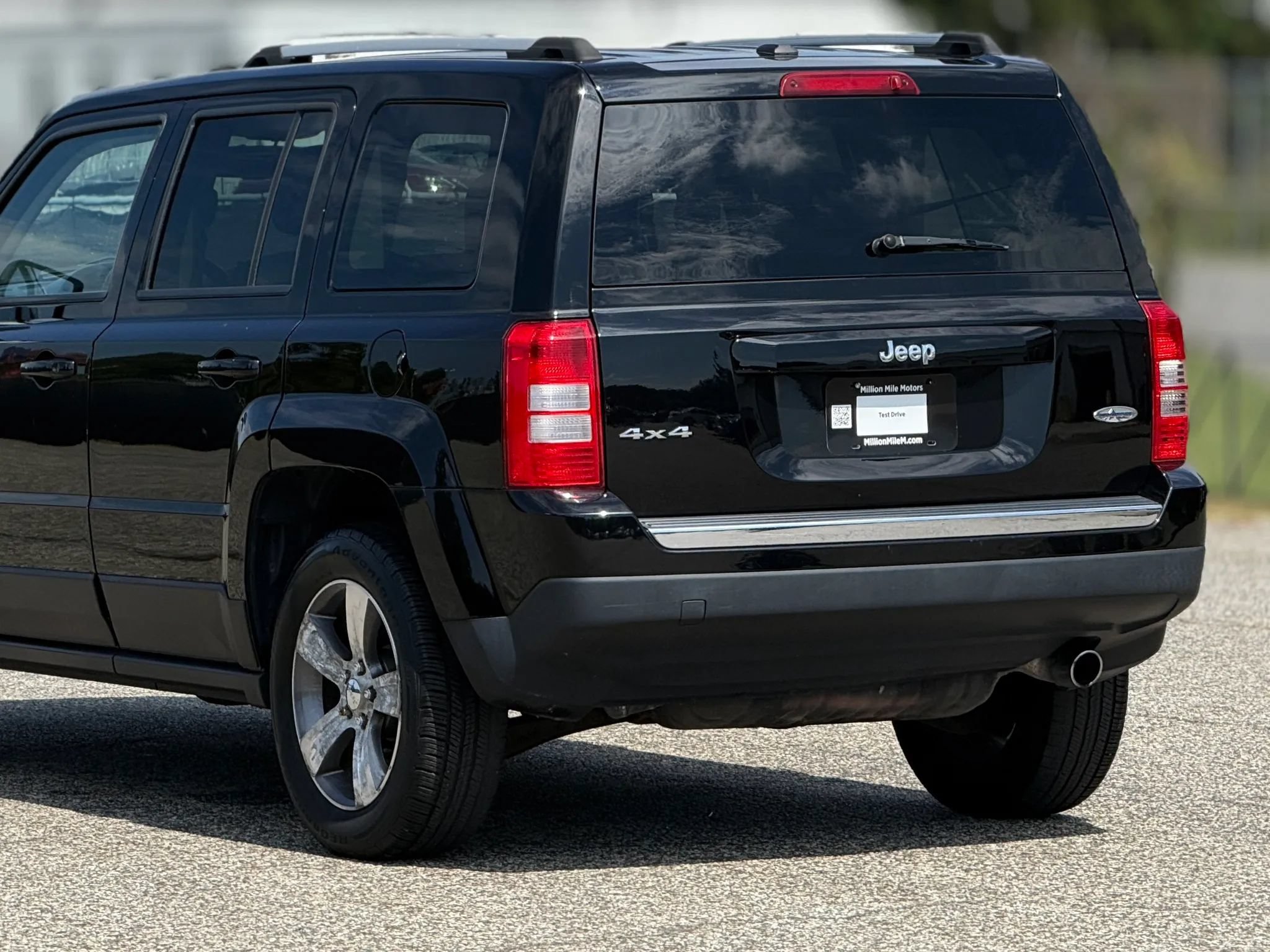 Used 2017 Jeep Patriot High Altitude AWD/4WD image 16