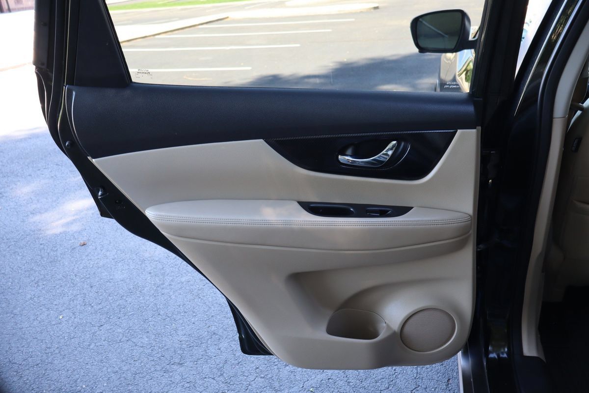 Used 2019 Nissan Rogue SL w/ Premium Package AWD/4WD image 24