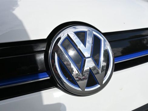 Used 2016 Volkswagen e-Golf SE w/ DC Fast Charging Package image 58