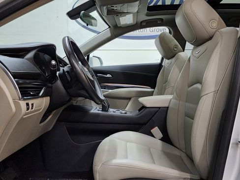 Used 2019 Cadillac XT4 Luxury AWD/4WD image 14