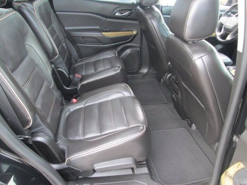 Used 2017 GMC Acadia Denali w/ Technology Package AWD/4WD image 13