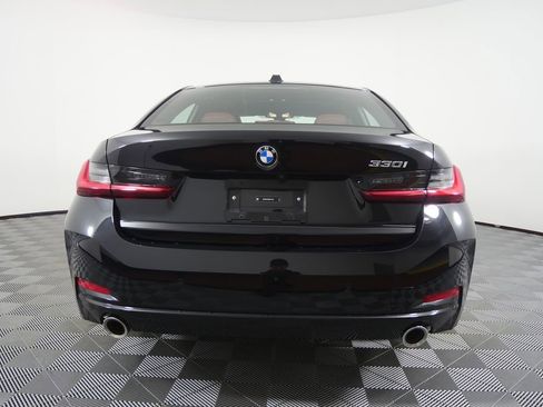 Used 2025 BMW 330i Sedan image 4