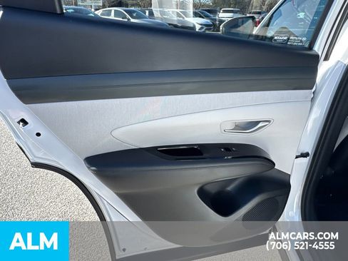 Used 2025 Hyundai Tucson Limited image 15