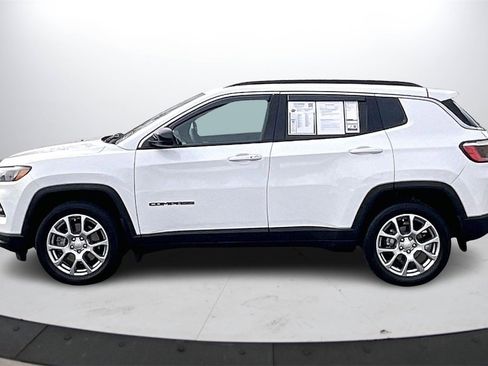 Certified 2023 Jeep Compass Latitude image 6